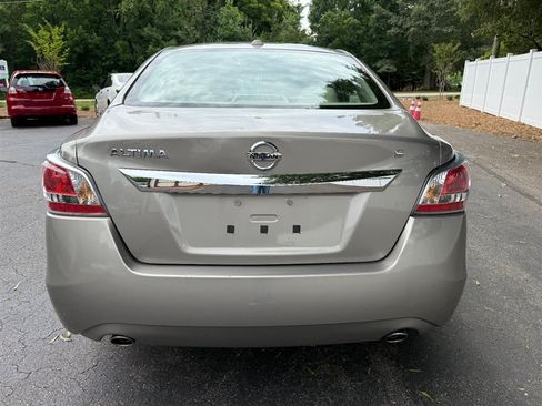 Used 2015 Nissan Altima 2.5 S w/ Power Driver Seat Package FWD image 4