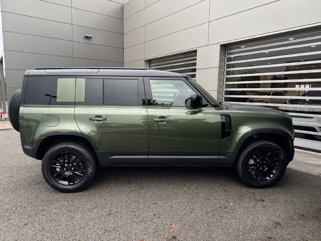 New 2026 Land Rover Defender 110 S AWD/4WD image 8