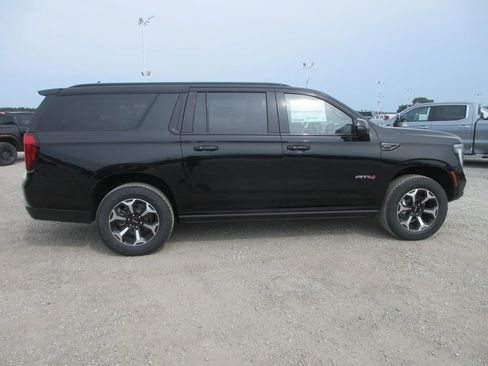 New 2026 GMC Yukon XL AT4 w/ AT4 Premium Package AWD/4WD image 3