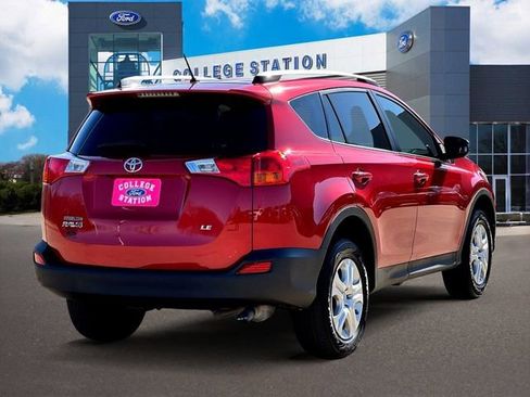 Used 2015 Toyota RAV4 LE image 4