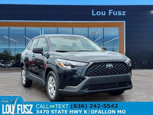 Used 2025 Toyota Corolla Cross L FWD image 1