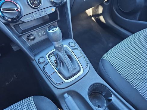 Used 2021 Hyundai Kona SE image 29