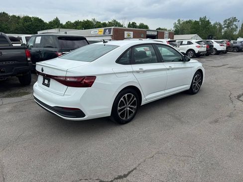 Used 2025 Volkswagen Jetta Sport FWD image 3