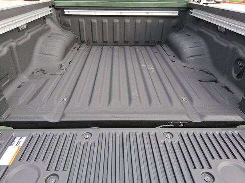 New 2026 Nissan Frontier SV image 7