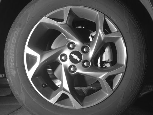 Used 2025 Chevrolet Trax LT w/ LT Convenience Package image 13