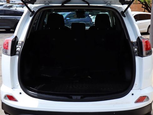 Used 2018 Toyota RAV4 LE w/ All Weather Liner Package FWD image 23