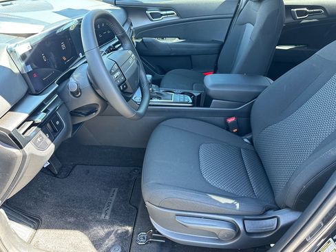 New 2026 Kia Sportage LX image 9