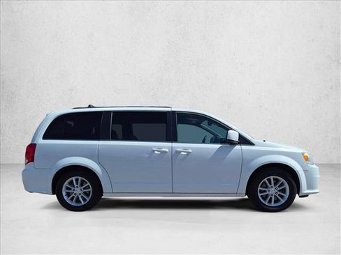 Used 2019 Dodge Grand Caravan SXT FWD image 4