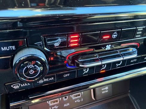 Used 2024 Jeep Grand Cherokee Altitude image 6