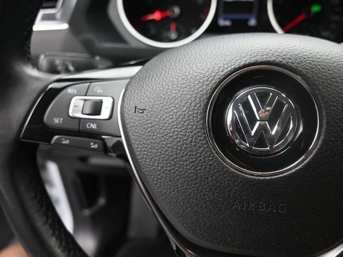 Used 2018 Volkswagen Tiguan SE FWD image 15