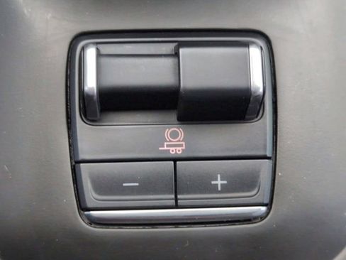 Certified 2022 GMC Sierra 1500 Denali Ultimate AWD/4WD image 35