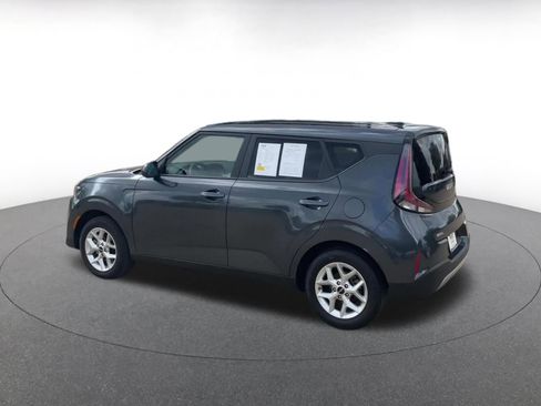Used 2025 Kia Soul LX w/ LX Technology Package image 10