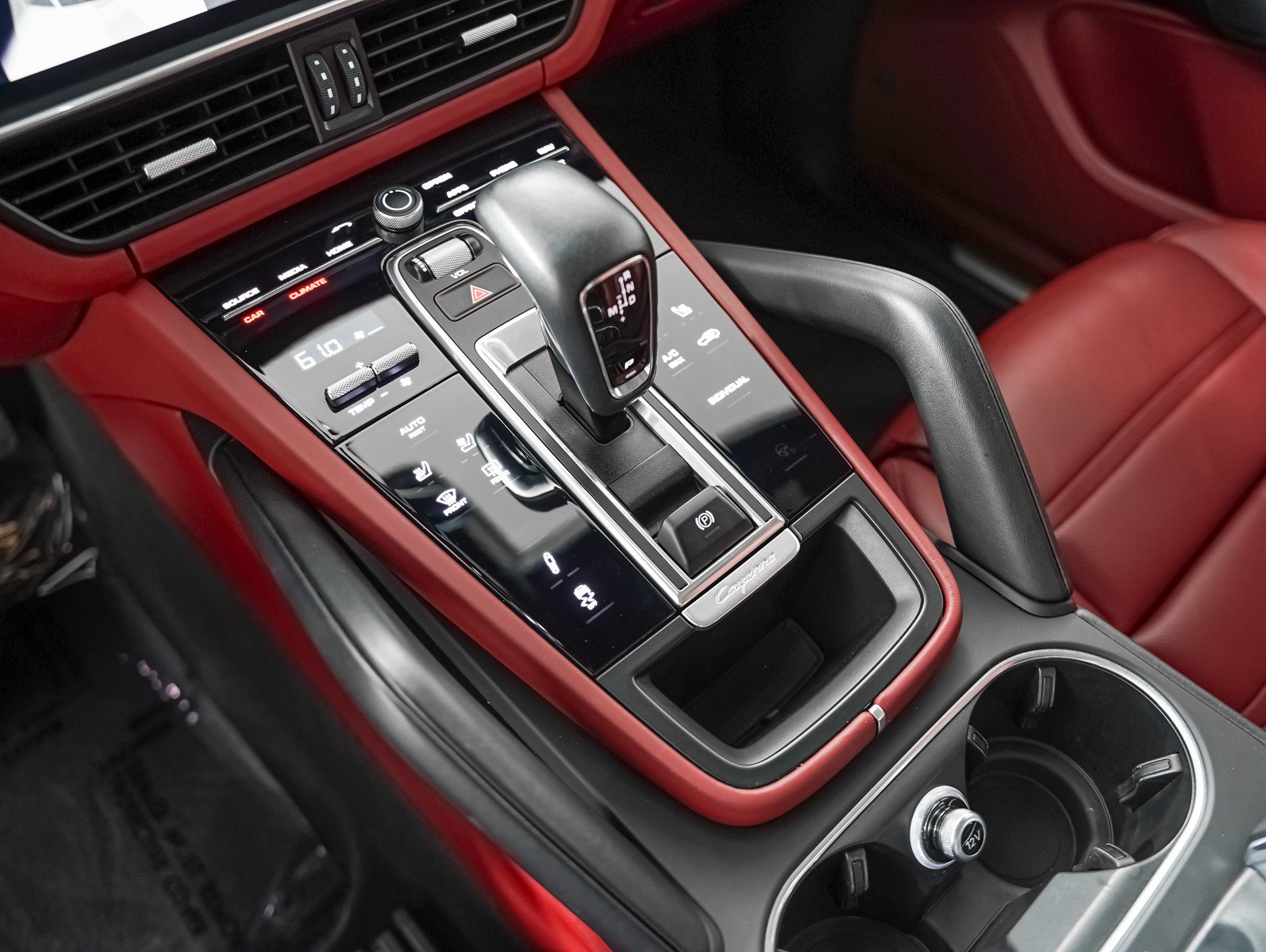 Certified 2023 Porsche Cayenne Coupe AWD/4WD image 20