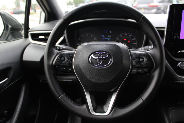 Certified 2025 Toyota Corolla Hatchback w/ SE Package FWD image 37