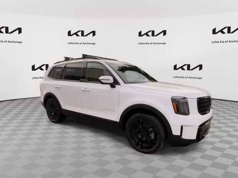 Certified 2025 Kia Telluride SX Prestige X-Line AWD/4WD image 3