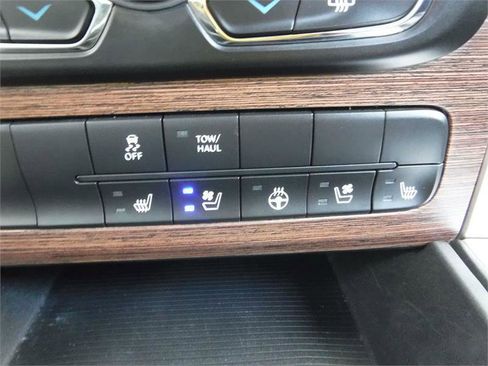 Used 2018 RAM 1500 Laramie w/ Convenience Group image 15