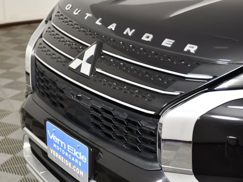 Used 2023 Mitsubishi Outlander SE AWD/4WD image 11