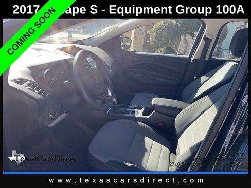 Used 2017 Ford Escape S image 6