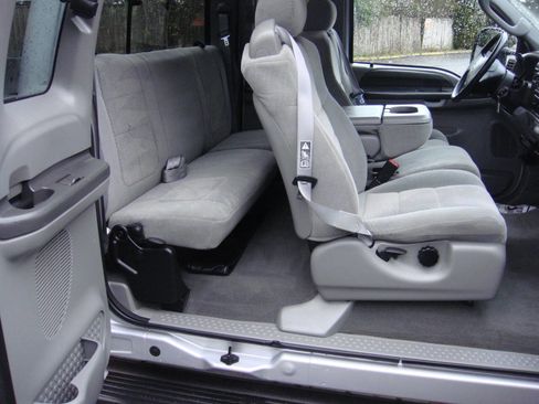 Used 2004 Ford F250 XL image 14