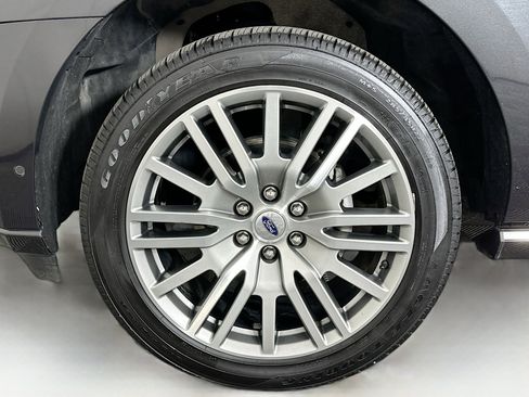 Used 2022 Ford Expedition Platinum image 11