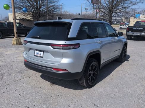 New 2026 Jeep Grand Cherokee Altitude AWD/4WD image 8