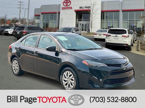 Used 2018 Toyota Corolla LE image 1