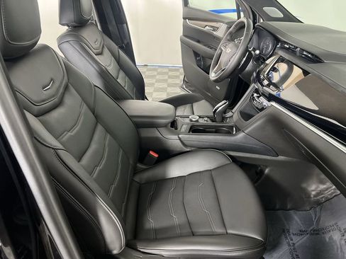 Certified 2025 Cadillac XT6 Sport w/ Platinum Package AWD/4WD image 30