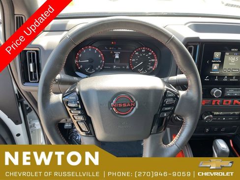 Used 2025 Nissan Frontier PRO-4X AWD/4WD image 12