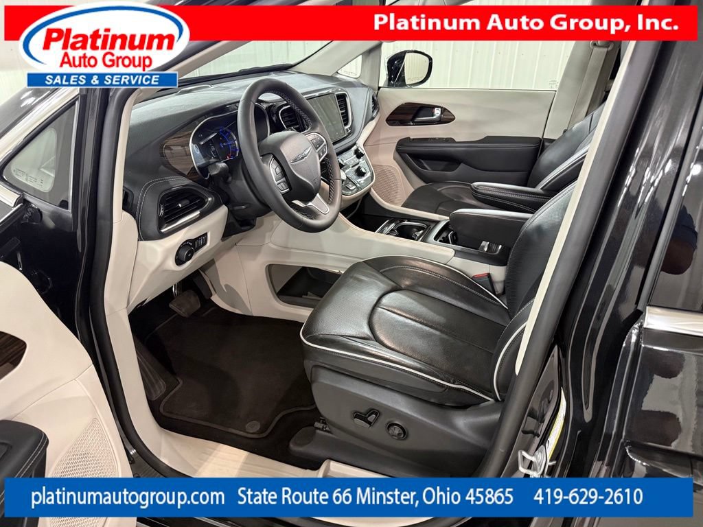 Used 2023 Chrysler Pacifica Limited FWD image 10