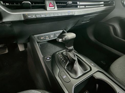 Used 2025 Kia K4 FWD image 24