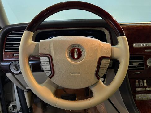 Used 2004 Lincoln Aviator Luxury image 12