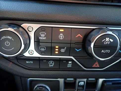 New 2025 Jeep Gladiator Sport image 17