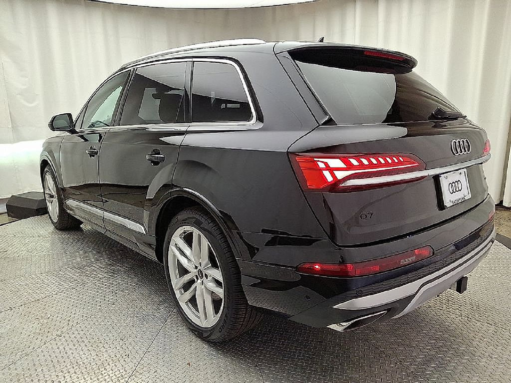 Used 2025 Audi Q7 3.0T Premium Plus w/ Premium Plus Package AWD/4WD image 4