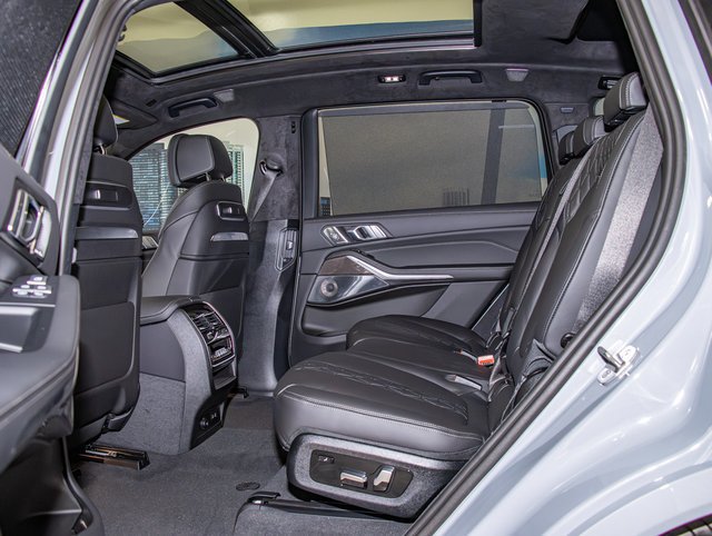 Used 2026 BMW X7 M60i AWD/4WD image 22