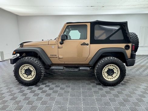 Used 2015 Jeep Wrangler Sport w/ Quick Order Package 24S AWD/4WD image 9