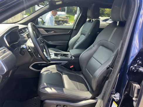 Certified 2023 Jaguar F-PACE R-Dynamic S AWD/4WD image 15