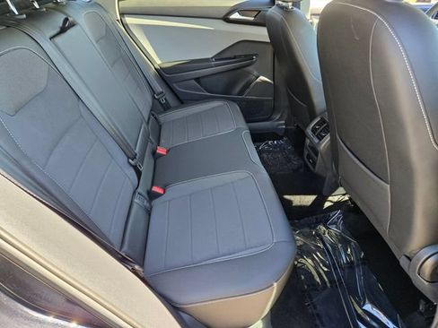 Used 2023 Volkswagen Taos SE w/ Panoramic Sunroof Package FWD image 22