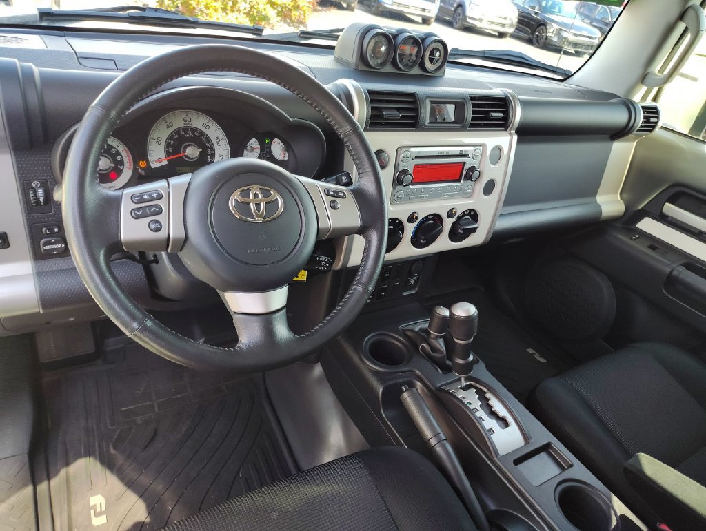Used 2012 Toyota FJ Cruiser 4WD w/ Upgrade Pkg image 9