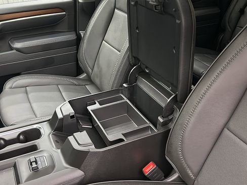 Used 2025 GMC Sierra 3500 Denali image 30