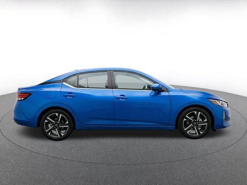 Used 2025 Nissan Sentra SV FWD image 8