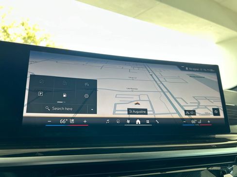 Used 2025 BMW X5 xDrive50e image 25