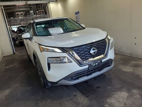 Used 2023 Nissan Rogue SV FWD image 5