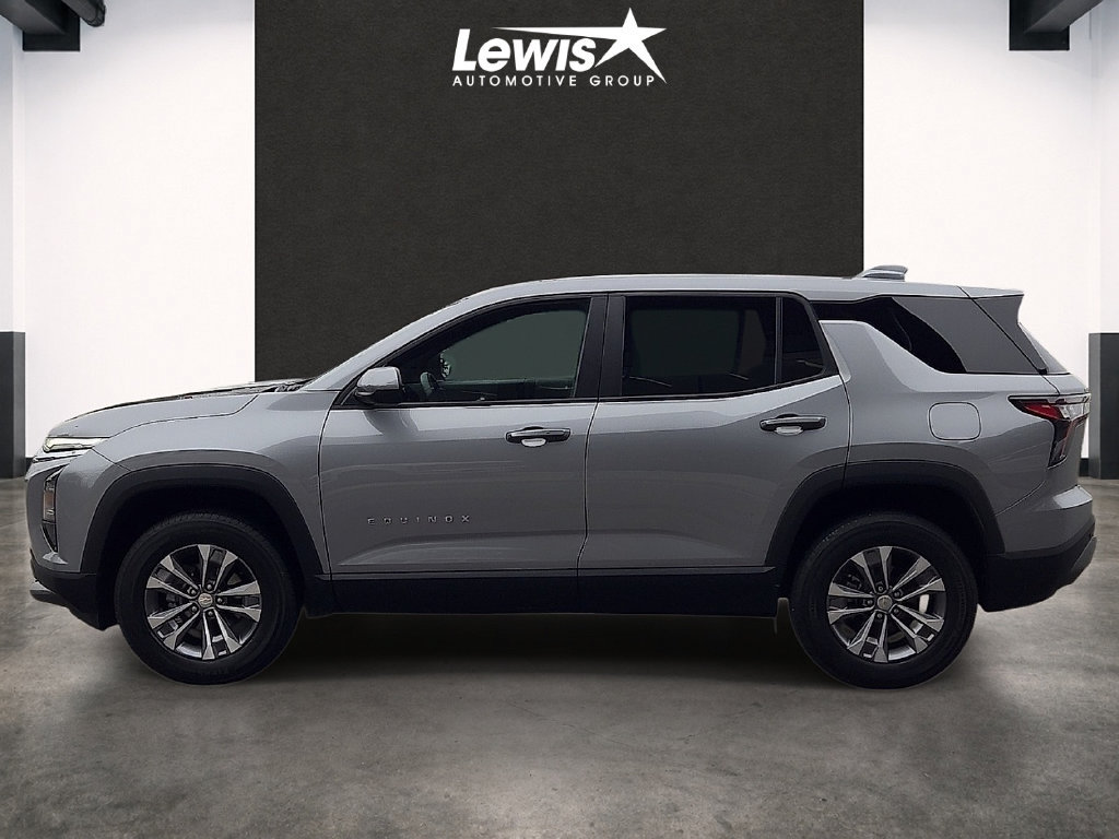 Used 2026 Chevrolet Equinox LT w/ Convenience Package II FWD image 2