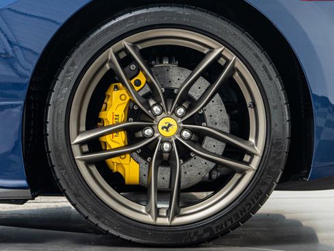 Used 2018 Ferrari 488 GTB RWD image 11