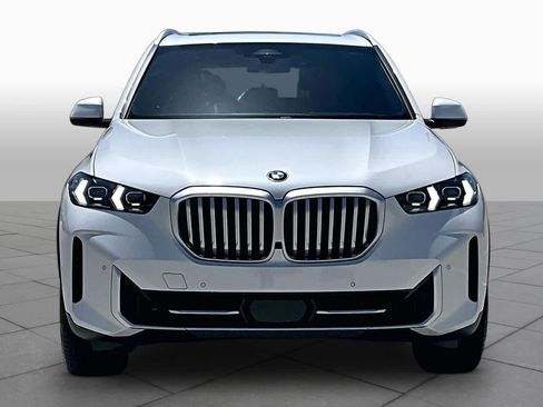 Used 2024 BMW X5 sDrive40i w/ Premium Package RWD image 3