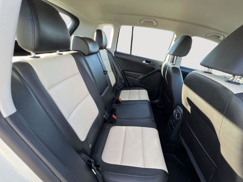 Used 2017 Volkswagen Tiguan S image 14