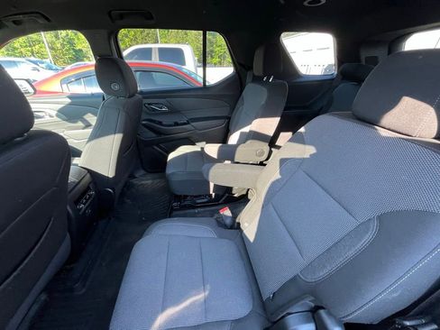 Used 2023 Chevrolet Traverse LT AWD/4WD image 11