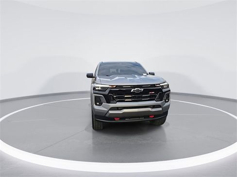 Used 2024 Chevrolet Colorado Z71 w/ Z71 Convenience Package 2 image 2