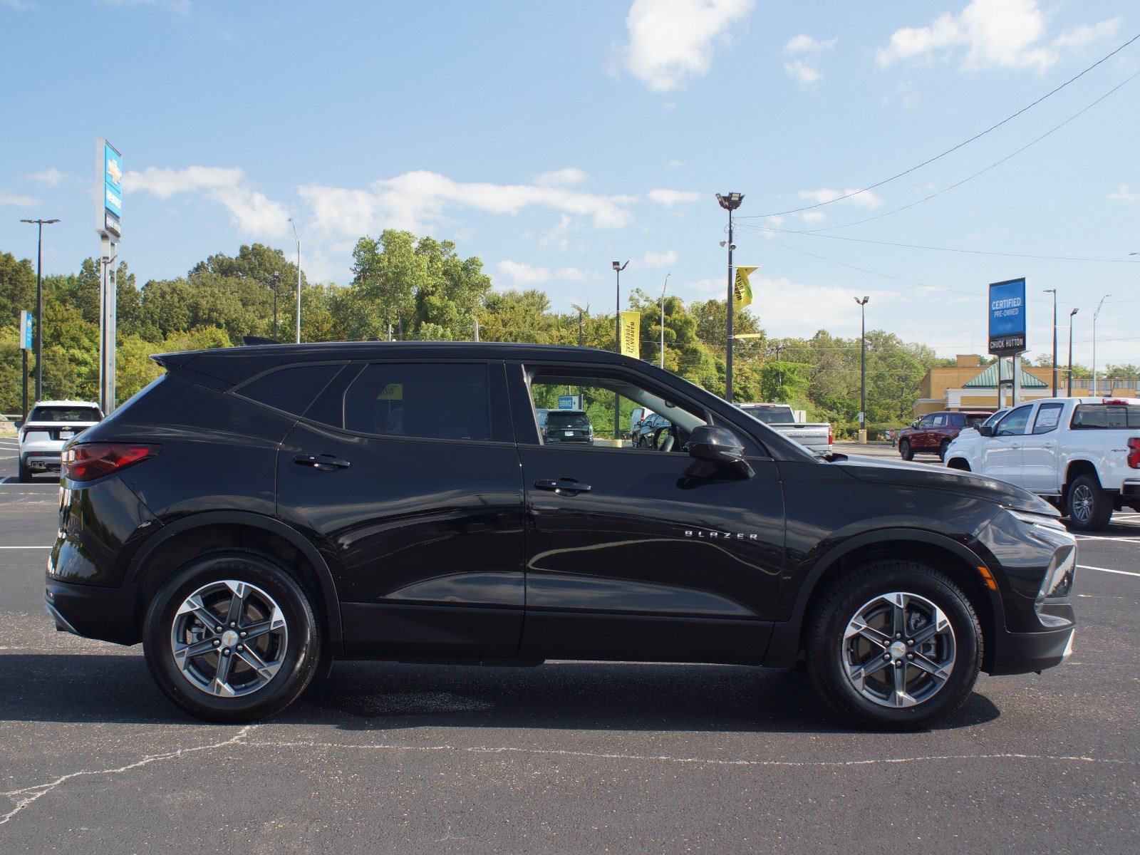 Used 2025 Chevrolet Blazer LT FWD image 19
