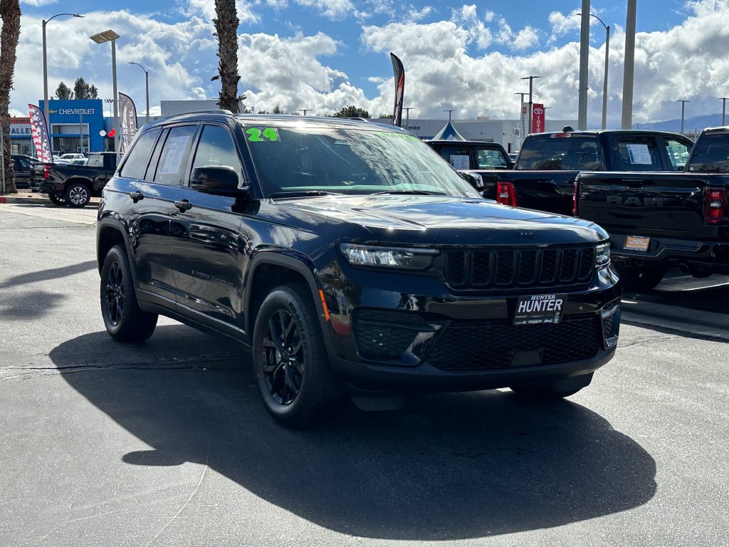 Certified 2024 Jeep Grand Cherokee Altitude AWD/4WD image 13